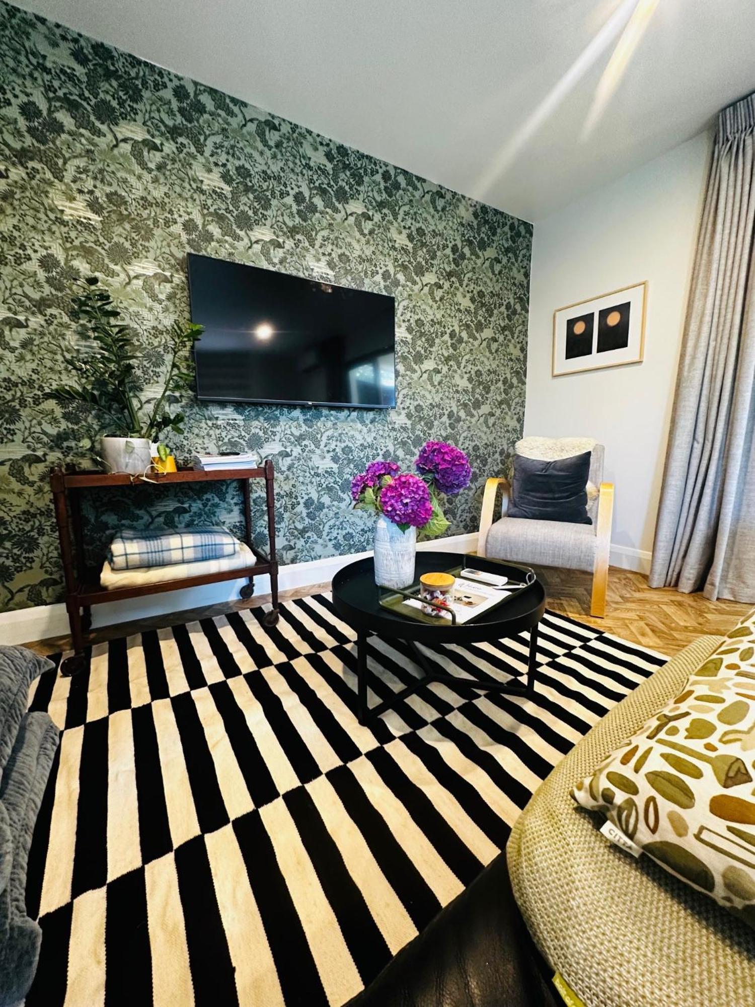 2 Bed Beckenham Beauty - Pet Friendly Villa Christchurch Bagian luar foto