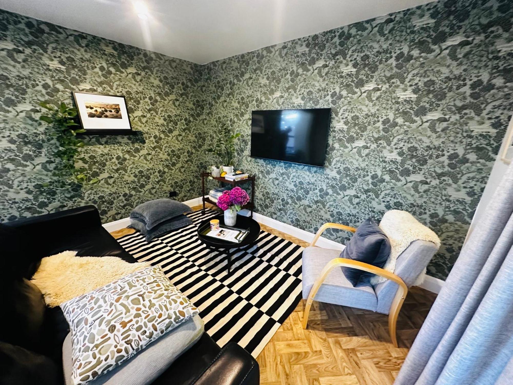 2 Bed Beckenham Beauty - Pet Friendly Villa Christchurch Bagian luar foto